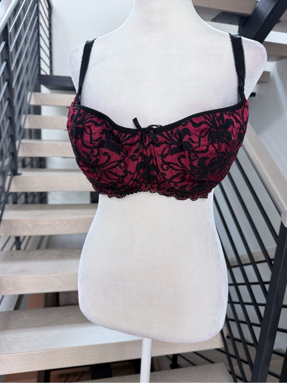 Women's Black and Deep red Lace Balconette Bra 40E
